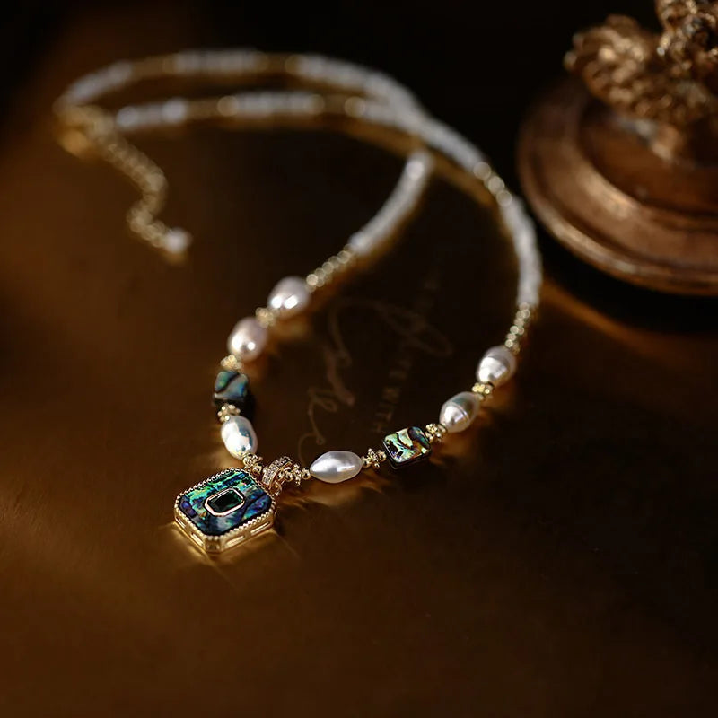 Luxury Beauty Gold Plated Pendant Necklace. - BLAKESTORE-NG