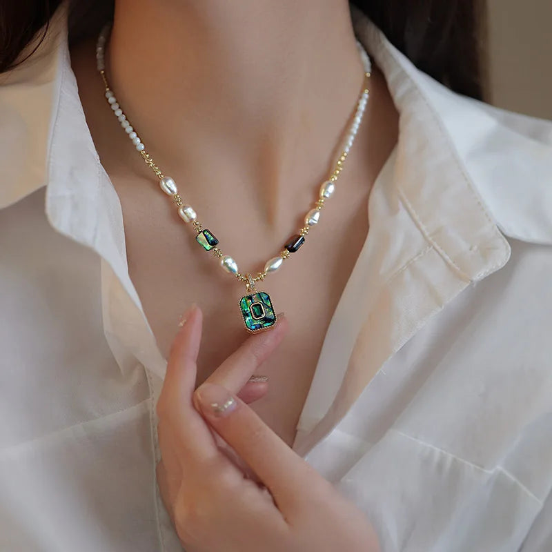 Luxury Beauty Gold Plated Pendant Necklace. - BLAKESTORE-NG