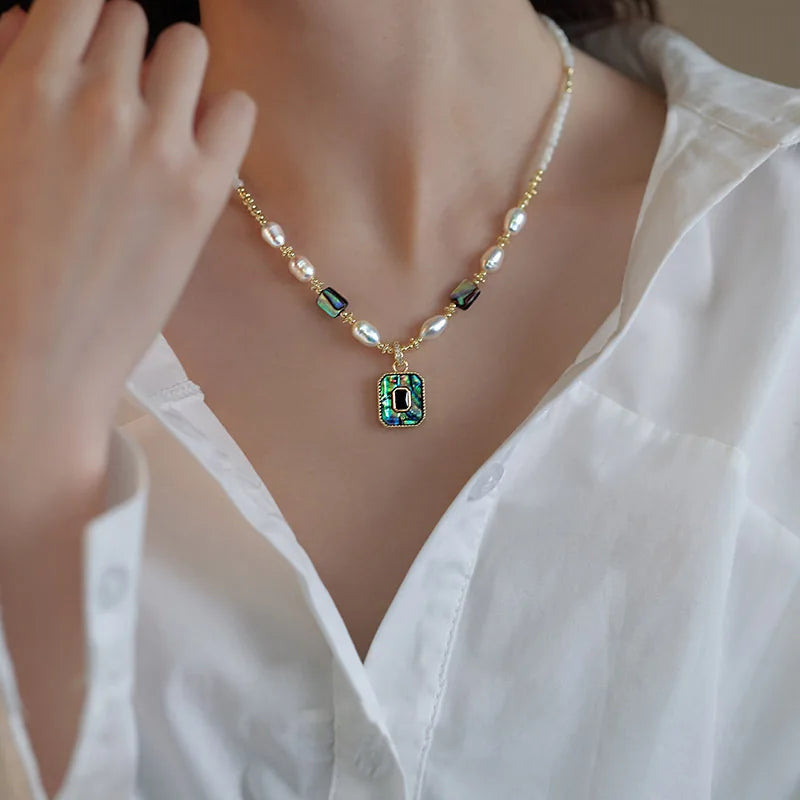 Luxury Beauty Gold Plated Pendant Necklace. - BLAKESTORE-NG