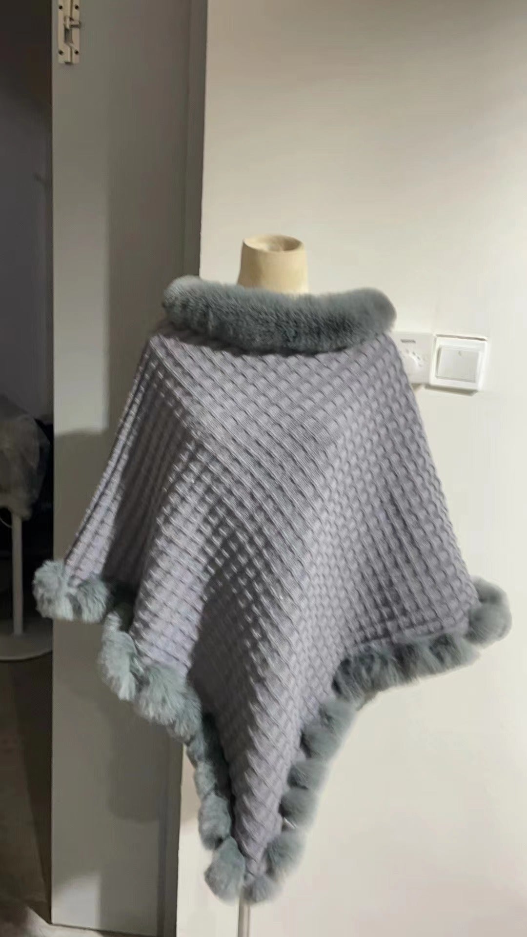 Women Winter Fur Cloak Shawl Outerwear - BLAKESTORE-NG