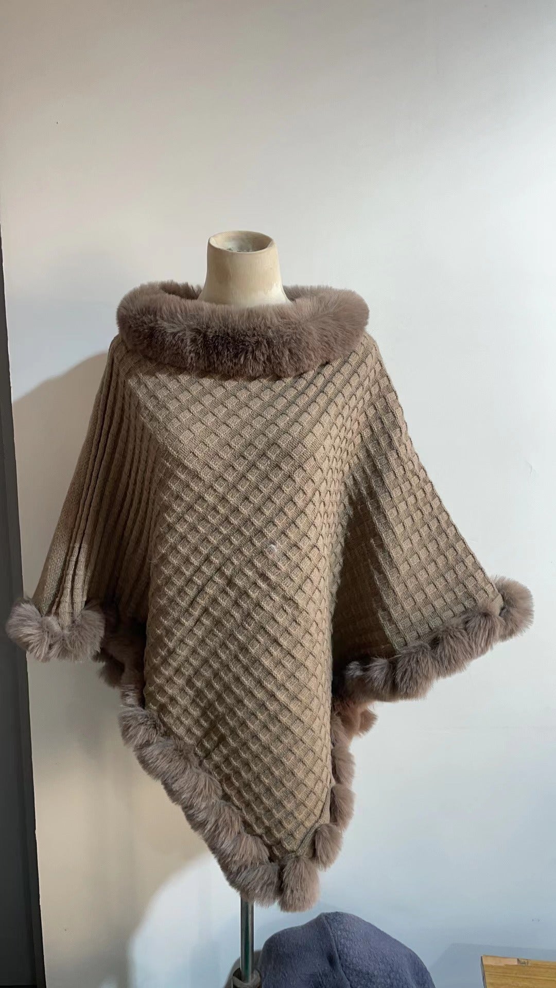 Women Winter Fur Cloak Shawl Outerwear - BLAKESTORE-NG