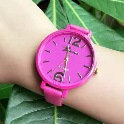 Luxury Women Quartz Watch with Silica Gel Strap. - BLAKESTORE-NG