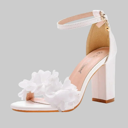 Lady Round Head Square Heel Thick Heel Shoes. Shallow Mouth.