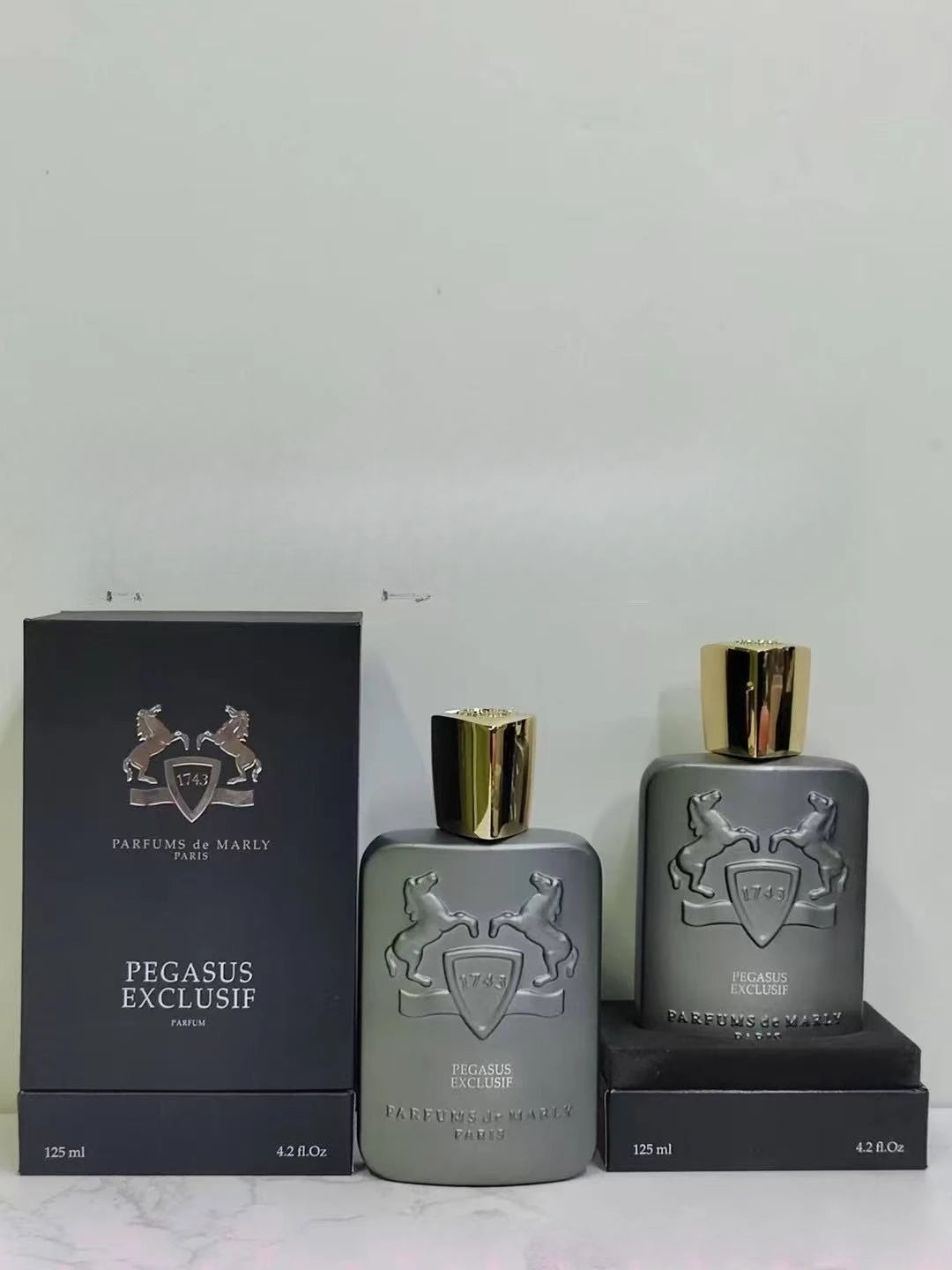 Unisex Classic Luxury Perfume-125ml Capacity.
