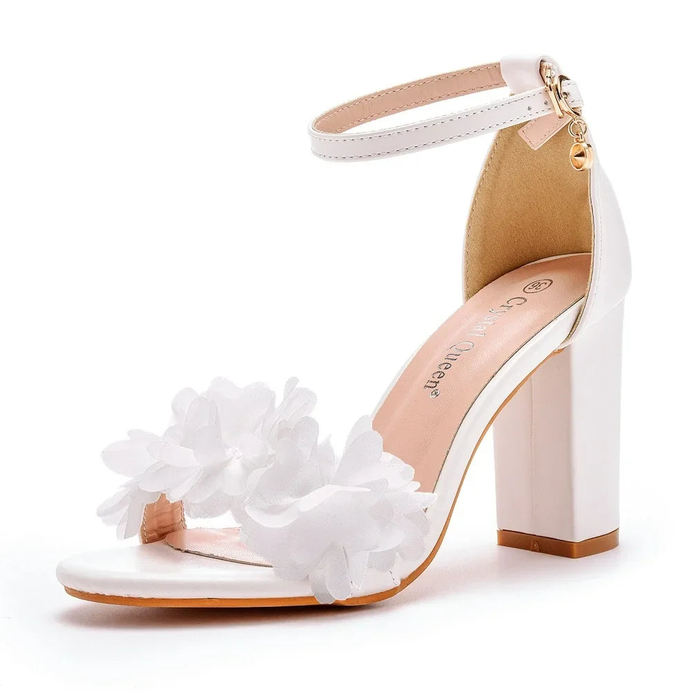 Lady Round Head Square Heel Thick Heel Shoes. Shallow Mouth.