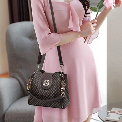 Single Shoulder Straddle Purse.
