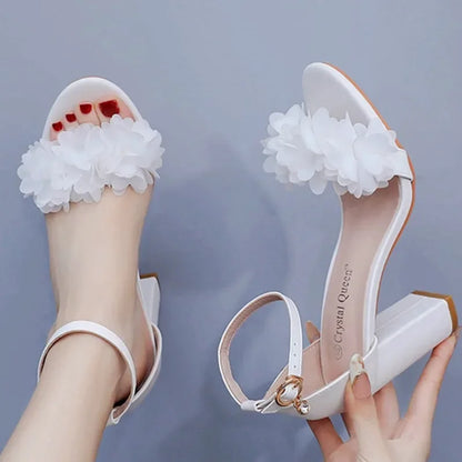 Lady Round Head Square Heel Thick Heel Shoes. Shallow Mouth.