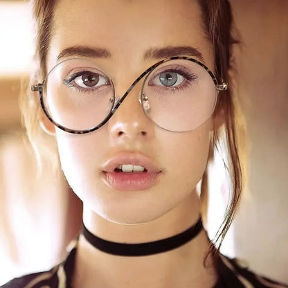 Semi-Rimless S Shape Glasses .