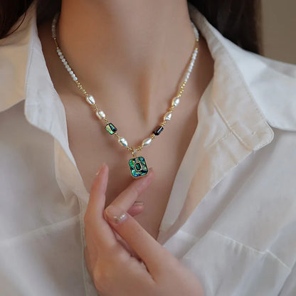 Luxury Beauty Gold Plated Pendant Necklace. - BLAKESTORE-NG