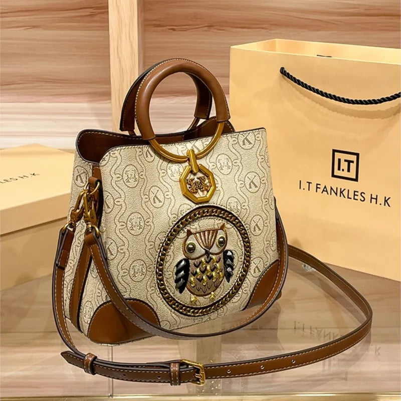 Women's handbag. Genuine leather carrying bucket bag. - BLAKESTORE-NG