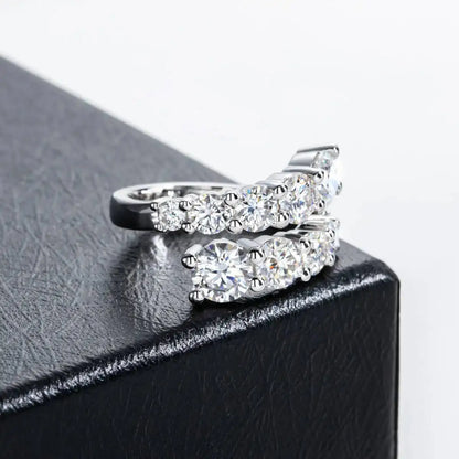 Twist Moissanite Band