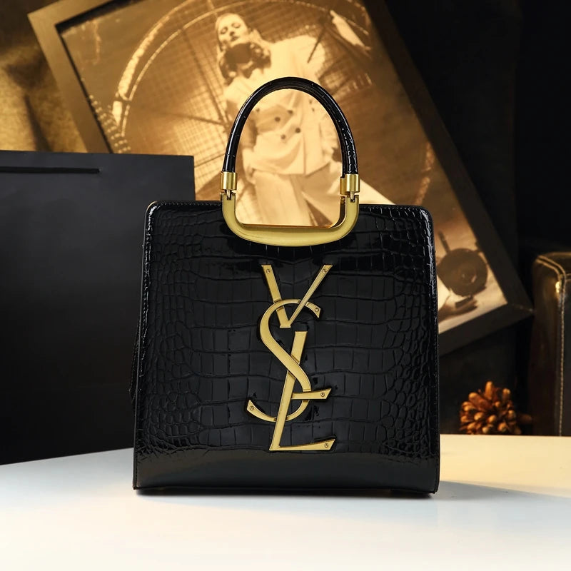 High-grade light luxury handbag.