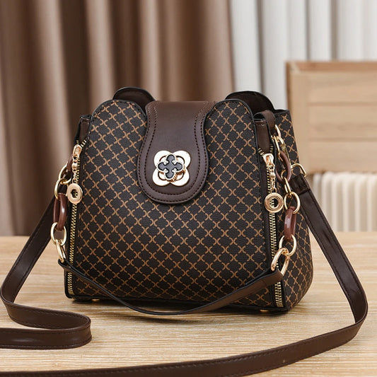 Single Shoulder Straddle Purse.