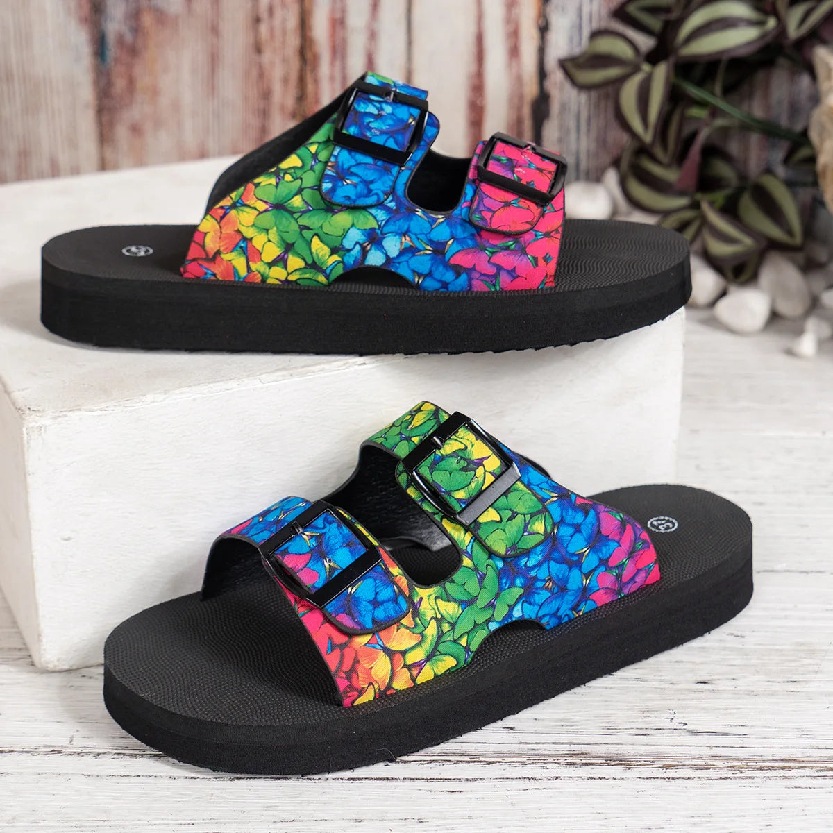 Women's Slides House Slippers Flat Sandals.