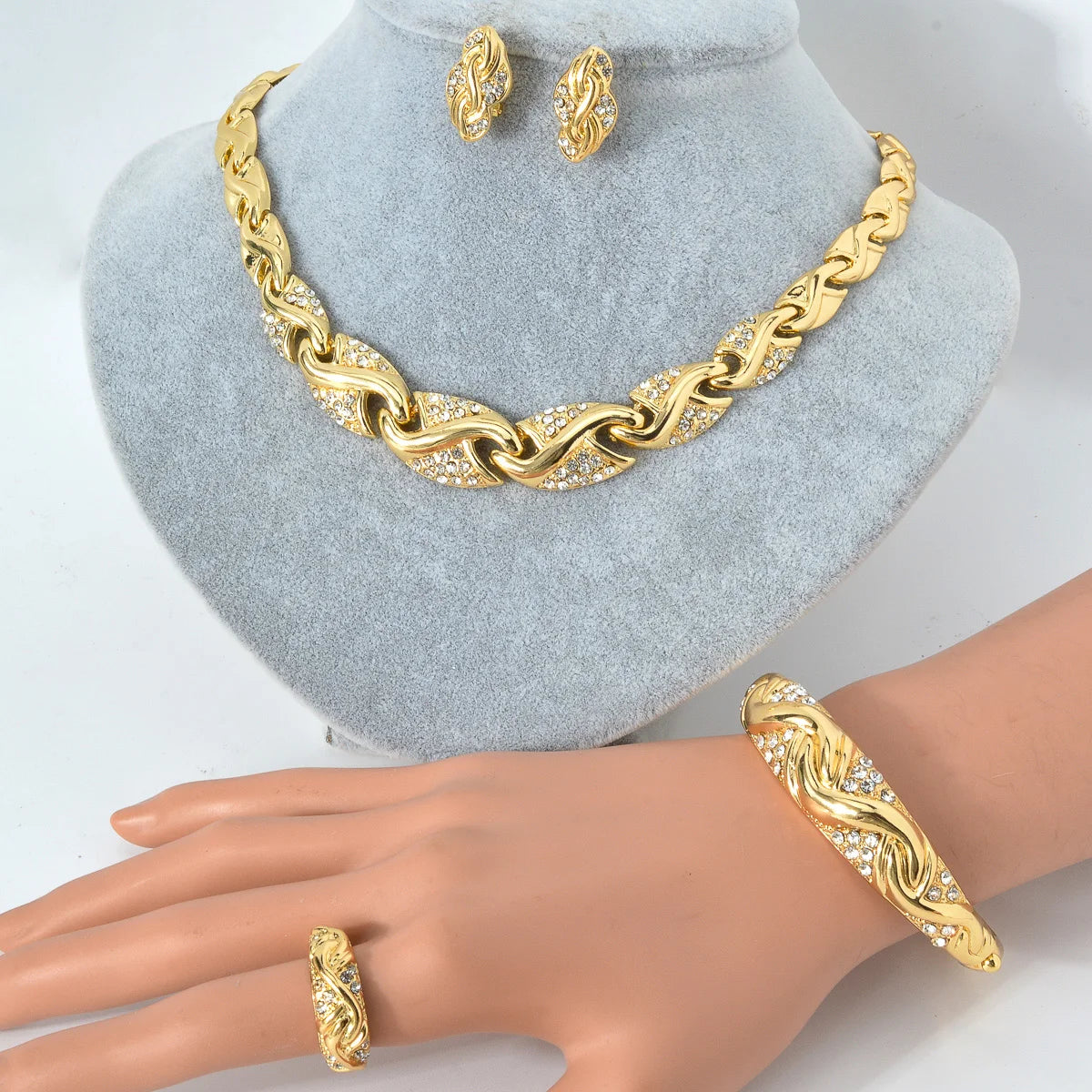 4 Pcs Jewelry Design Set. High Quality 18K Gold Plated. - BLAKESTORE-NG