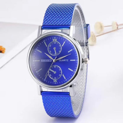 Luxury Women Quartz Watch with Silica Gel Strap. - BLAKESTORE-NG