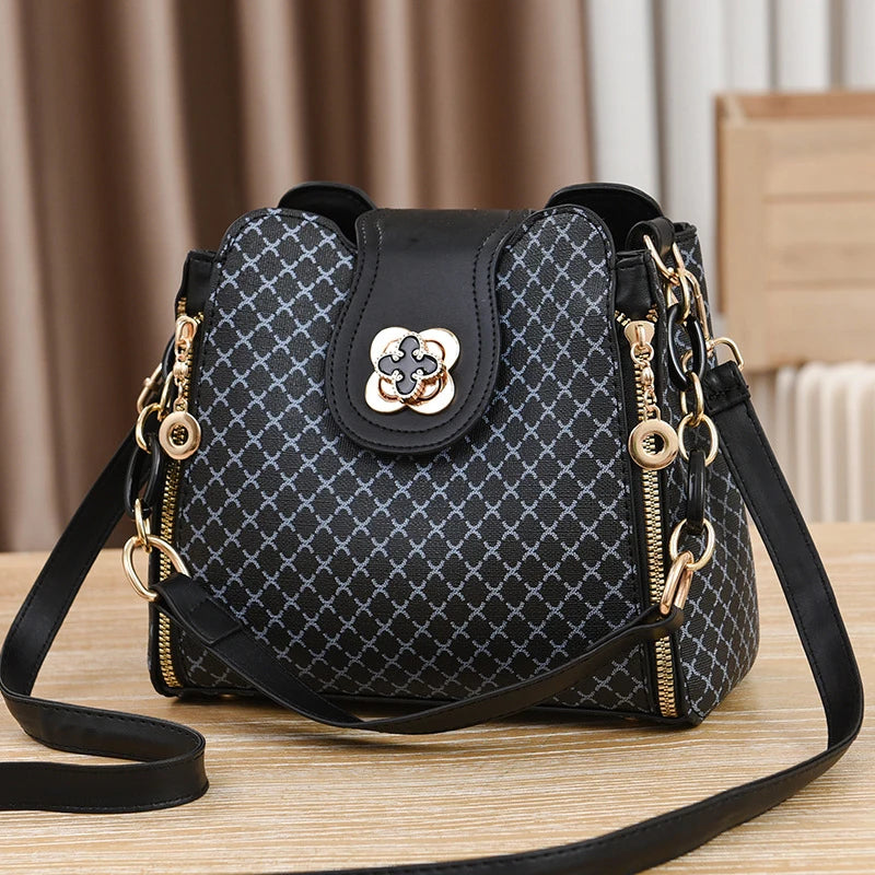 Single Shoulder Straddle Purse.