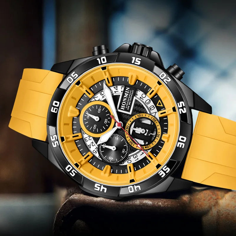 Unisex men’s watch with silicone strap.